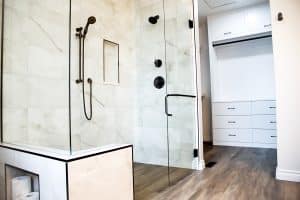 White shower with nook